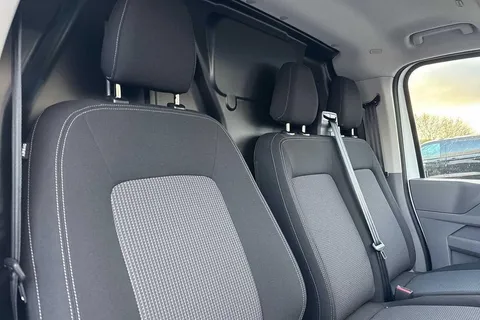 KY25PVD Volkswagen Transporter 2.0 TDI 150 Commerce Plus Van Thumbnail #20