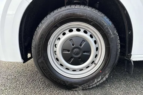 KY25PVD Volkswagen Transporter 2.0 TDI 150 Commerce Plus Van Thumbnail #23