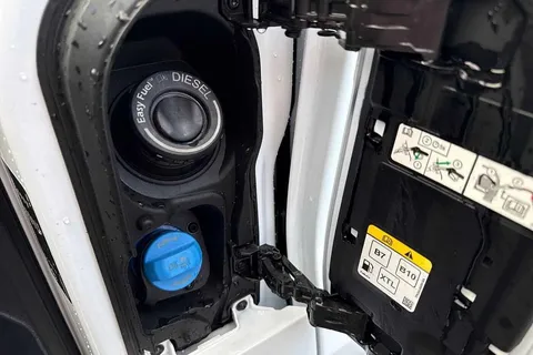 KY25PVD Volkswagen Transporter 2.0 TDI 150 Commerce Plus Van Thumbnail #24