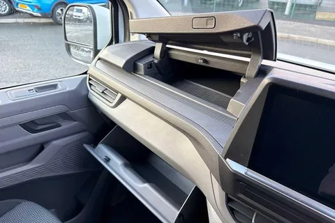 KY25PVD Volkswagen Transporter 2.0 TDI 150 Commerce Plus Van Thumbnail #29