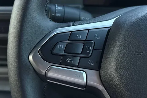 KY25PVD Volkswagen Transporter 2.0 TDI 150 Commerce Plus Van Thumbnail #33