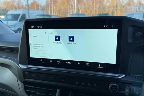 KY25PVD Volkswagen Transporter 2.0 TDI 150 Commerce Plus Van Thumbnail #39