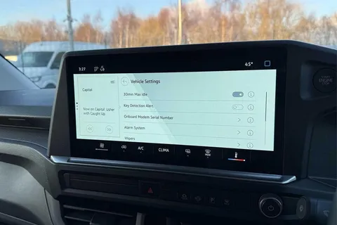 KY25PVD Volkswagen Transporter 2.0 TDI 150 Commerce Plus Van Thumbnail #47