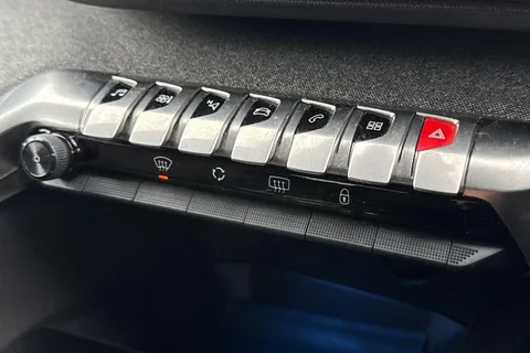 42 of 54 for PEUGEOT 3008 1.5 BlueHDi Allure 5dr EAT8