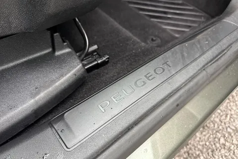 48 of 54 for PEUGEOT 3008 1.5 BlueHDi Allure 5dr EAT8