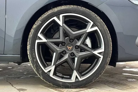 KW75TKZ CUPRA Leon 1.5 eTSI 150 V2 5dr DSG ** DELIVERY MILEAGE** Thumbnail #5