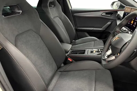 KT75RYJ CUPRA Leon 1.5 eTSI 150 V2 5dr ** DELIVERY MILEAGE** Thumbnail #10