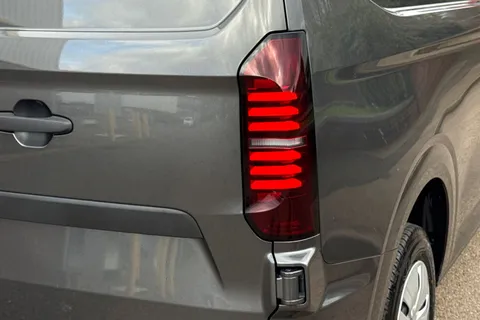 BV75OBX Volkswagen Transporter 2.0 TDI 150PS Commerce Plus Van Thumbnail #38