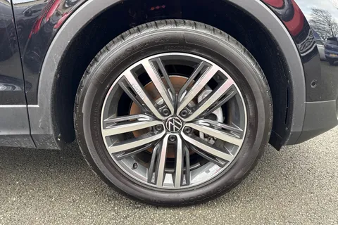 9 of 43 for VOLKSWAGEN TIGUAN ELEGANCE TSI PHEV
