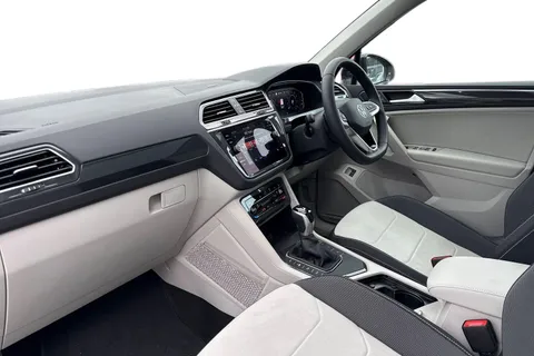 14 of 43 for VOLKSWAGEN TIGUAN ELEGANCE TSI PHEV