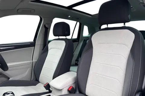 15 of 43 for VOLKSWAGEN TIGUAN ELEGANCE TSI PHEV