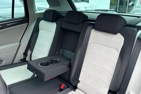 18 of 43 for VOLKSWAGEN TIGUAN ELEGANCE TSI PHEV