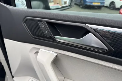 20 of 43 for VOLKSWAGEN TIGUAN ELEGANCE TSI PHEV