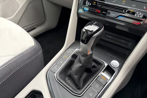 22 of 43 for VOLKSWAGEN TIGUAN ELEGANCE TSI PHEV