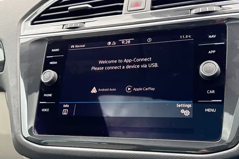 27 of 43 for VOLKSWAGEN TIGUAN ELEGANCE TSI PHEV