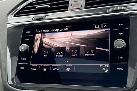 30 of 43 for VOLKSWAGEN TIGUAN ELEGANCE TSI PHEV