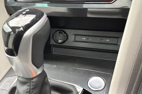 33 of 43 for VOLKSWAGEN TIGUAN ELEGANCE TSI PHEV