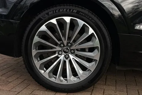 12 of 64 for Audi Q8 e-tron Sportback S line 55 e-tron quattro 300,00 kW