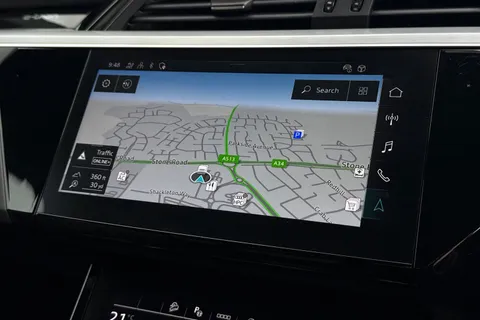 17 of 64 for Audi Q8 e-tron Sportback S line 55 e-tron quattro 300,00 kW