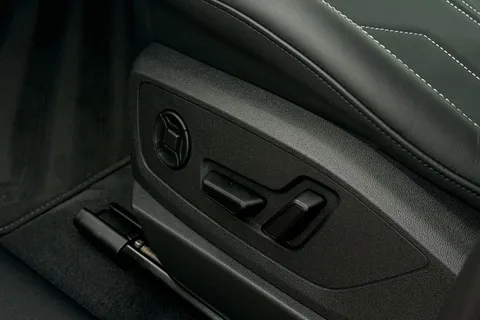 32 of 64 for Audi Q8 e-tron Sportback S line 55 e-tron quattro 300,00 kW