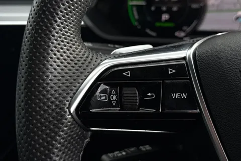 35 of 64 for Audi Q8 e-tron Sportback S line 55 e-tron quattro 300,00 kW