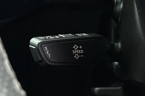 37 of 64 for Audi Q8 e-tron Sportback S line 55 e-tron quattro 300,00 kW