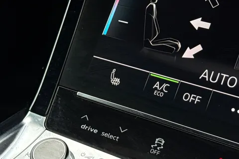 44 of 64 for Audi Q8 e-tron Sportback S line 55 e-tron quattro 300,00 kW