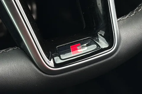 45 of 64 for Audi Q8 e-tron Sportback S line 55 e-tron quattro 300,00 kW