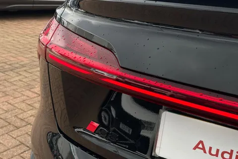 48 of 64 for Audi Q8 e-tron Sportback S line 55 e-tron quattro 300,00 kW