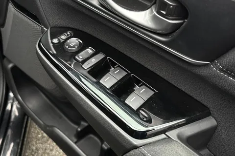 23 of 57 for HONDA CR-V 2.0 i-MMD Hybrid SE 5dr eCVT