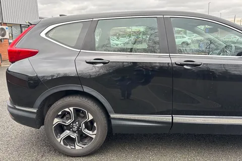 30 of 57 for HONDA CR-V 2.0 i-MMD Hybrid SE 5dr eCVT