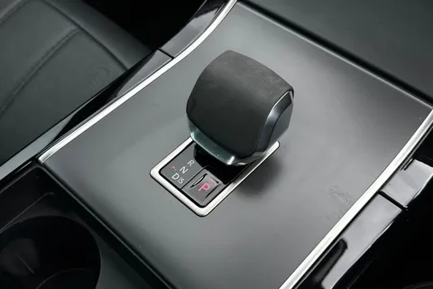 14 of 51 for Land Rover Range Rover Evoque 1.5 P300e Dynamic HSE 5dr