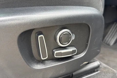 34 of 51 for Land Rover Range Rover Evoque 1.5 P300e Dynamic HSE 5dr