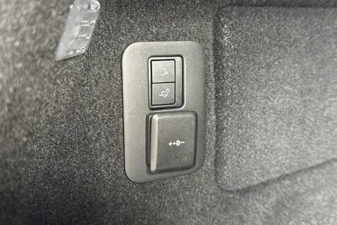 38 of 51 for Land Rover Range Rover Evoque 1.5 P300e Dynamic HSE 5dr