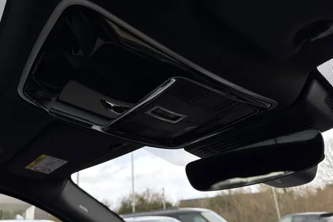 KT73HYW Land Rover Range Rover Velar 2.0 D200 Dynamic SE 5dr Thumbnail #25