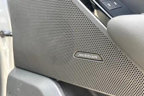 KT73HYW Land Rover Range Rover Velar 2.0 D200 Dynamic SE 5dr Thumbnail #26