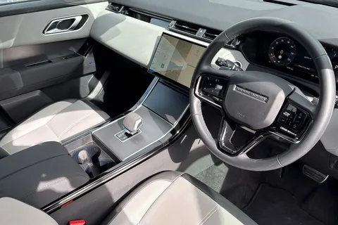 KT73HYW Land Rover Range Rover Velar 2.0 D200 Dynamic SE 5dr Thumbnail #33