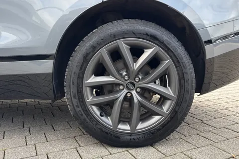 KT73HYW Land Rover Range Rover Velar 2.0 D200 Dynamic SE 5dr Thumbnail #39