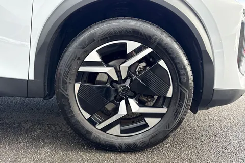 KW25YNU PEUGEOT 2008 1.2 HYBRID GT e-DSC6 Euro 6 (s/s) 5dr Thumbnail #10