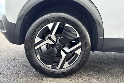 KW25YNU PEUGEOT 2008 1.2 HYBRID GT e-DSC6 Euro 6 (s/s) 5dr Thumbnail #11