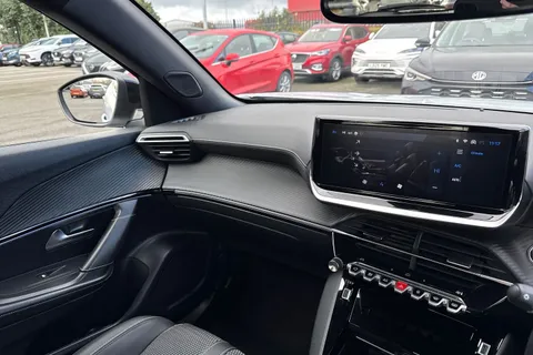 KW25YNU PEUGEOT 2008 1.2 HYBRID GT e-DSC6 Euro 6 (s/s) 5dr Thumbnail #17