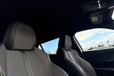 KW25YNU PEUGEOT 2008 1.2 HYBRID GT e-DSC6 Euro 6 (s/s) 5dr Thumbnail #24