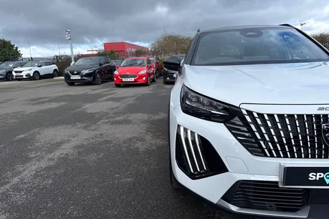 KW25YNU PEUGEOT 2008 1.2 HYBRID GT e-DSC6 Euro 6 (s/s) 5dr Thumbnail #25