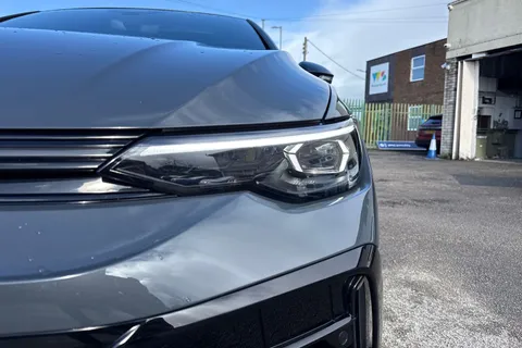 CY75APO Volkswagen Golf 2.0 TSI 333 R Black Edition 4M DSG ⭐Leather, Sunroof, DCC, 'Akrapovic' exha Thumbnail #31