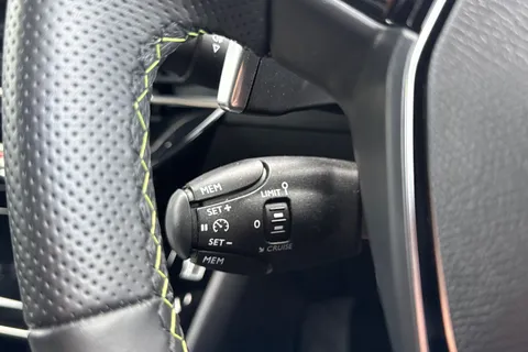 KW25YNU PEUGEOT 2008 1.2 HYBRID GT e-DSC6 Euro 6 (s/s) 5dr Thumbnail #41