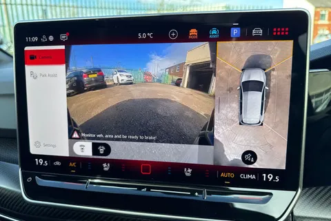 CY75APO Volkswagen Golf 2.0 TSI 333 R Black Edition 4M DSG ⭐Leather, Sunroof, DCC, 'Akrapovic' exha Thumbnail #49