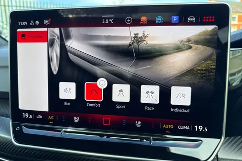 CY75APO Volkswagen Golf 2.0 TSI 333 R Black Edition 4M DSG ⭐Leather, Sunroof, DCC, 'Akrapovic' exha Thumbnail #51