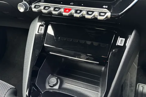 KW25YNU PEUGEOT 2008 1.2 HYBRID GT e-DSC6 Euro 6 (s/s) 5dr Thumbnail #55