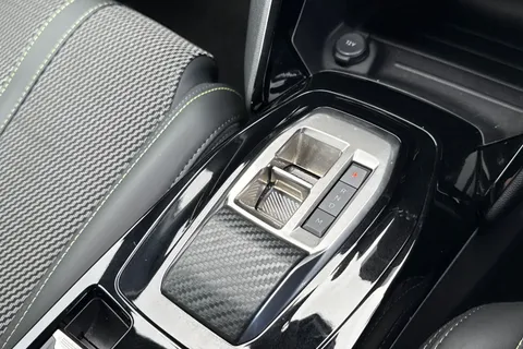 KW25YNU PEUGEOT 2008 1.2 HYBRID GT e-DSC6 Euro 6 (s/s) 5dr Thumbnail #56