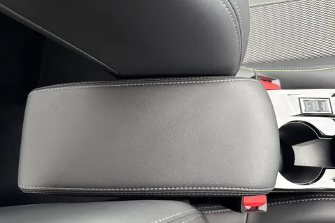 KW25YNU PEUGEOT 2008 1.2 HYBRID GT e-DSC6 Euro 6 (s/s) 5dr Thumbnail #58